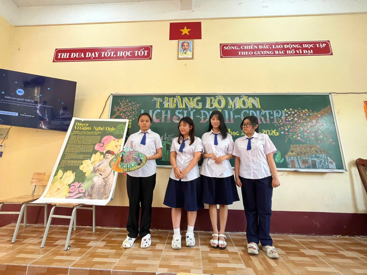 D:\TO CHUYEN MON 2025-2026\HINH THANG BO MON\HINH THANG BO MON 25-26\z7340197175129_7512fefbe508a57826e9e96c1316a337.jpg